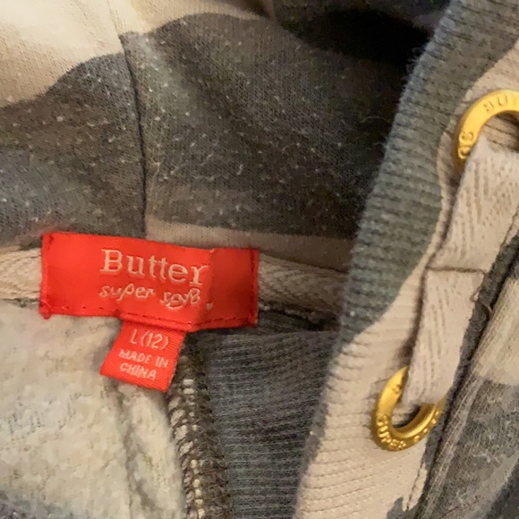 Butter size 12 Camo split back youth hoodie with finger holes ❤️host pick - Picture 3 of 6